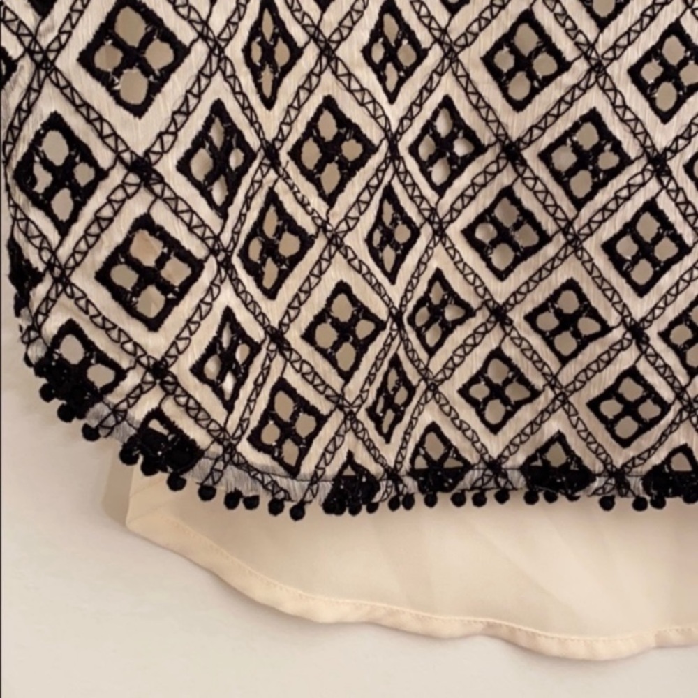 ASTR Cream and Black Patterned Tank - Picture 5 of 8